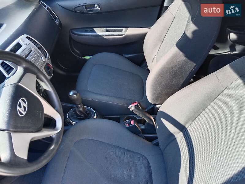 Хэтчбек Hyundai i20 2011 в Днепре