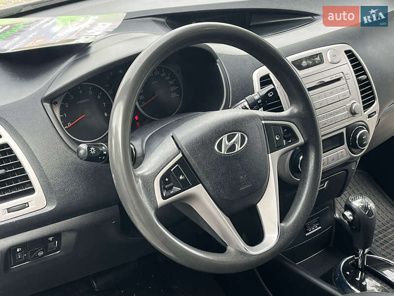 Хэтчбек Hyundai i20 2011 в Харькове