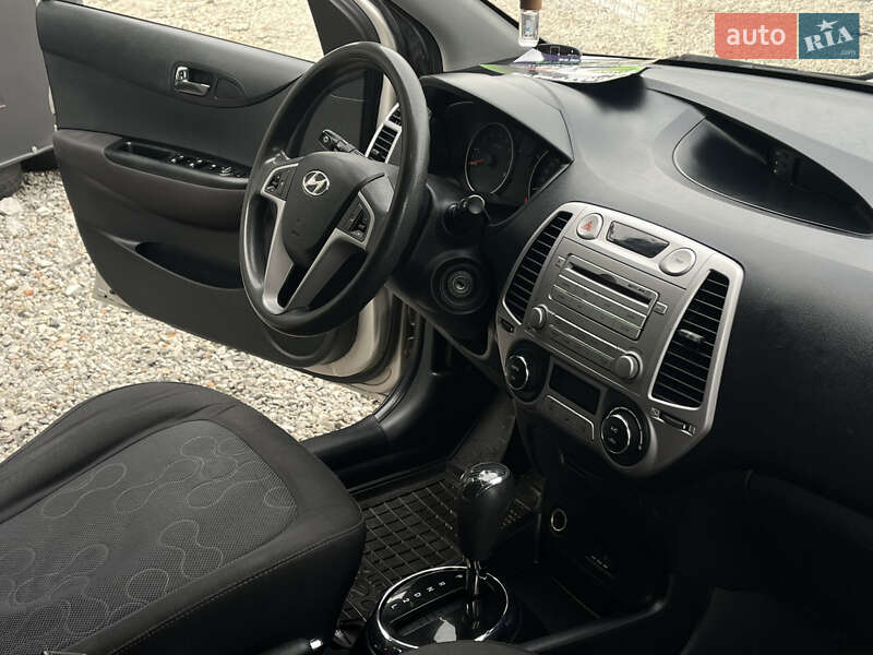 Хэтчбек Hyundai i20 2011 в Харькове