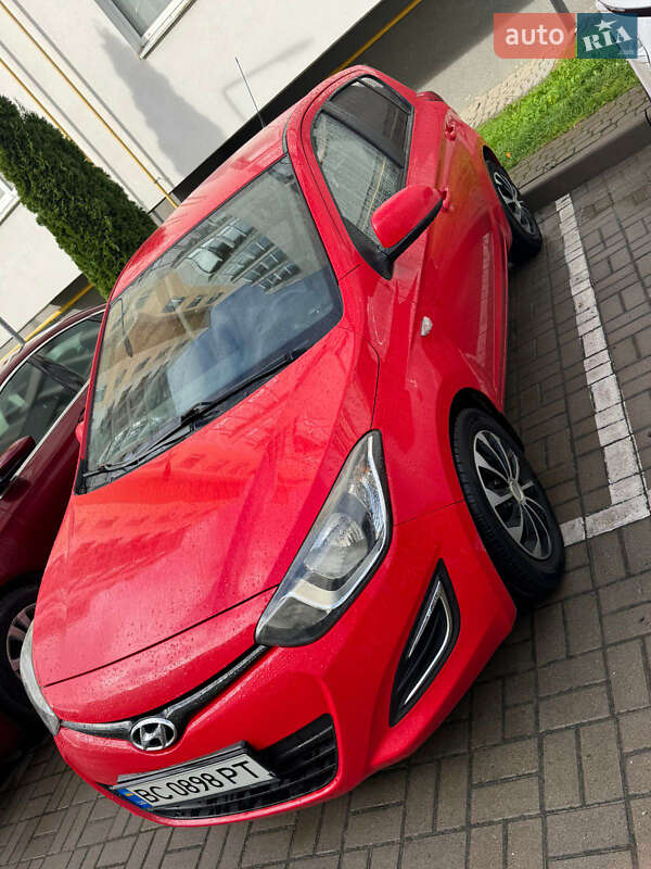 Хэтчбек Hyundai i20 2014 в Львове