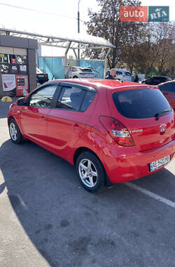 Хэтчбек Hyundai i20 2011 в 
