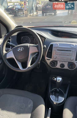 Хэтчбек Hyundai i20 2011 в 