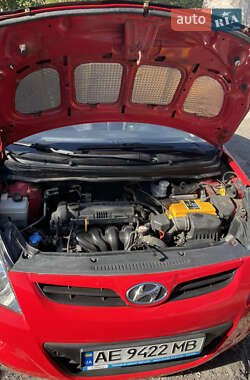 Хэтчбек Hyundai i20 2011 в 