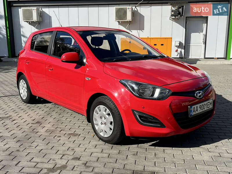 Хэтчбек Hyundai i20 2014 в 