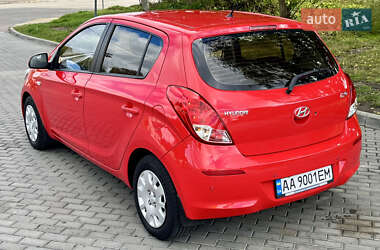 Хэтчбек Hyundai i20 2014 в 