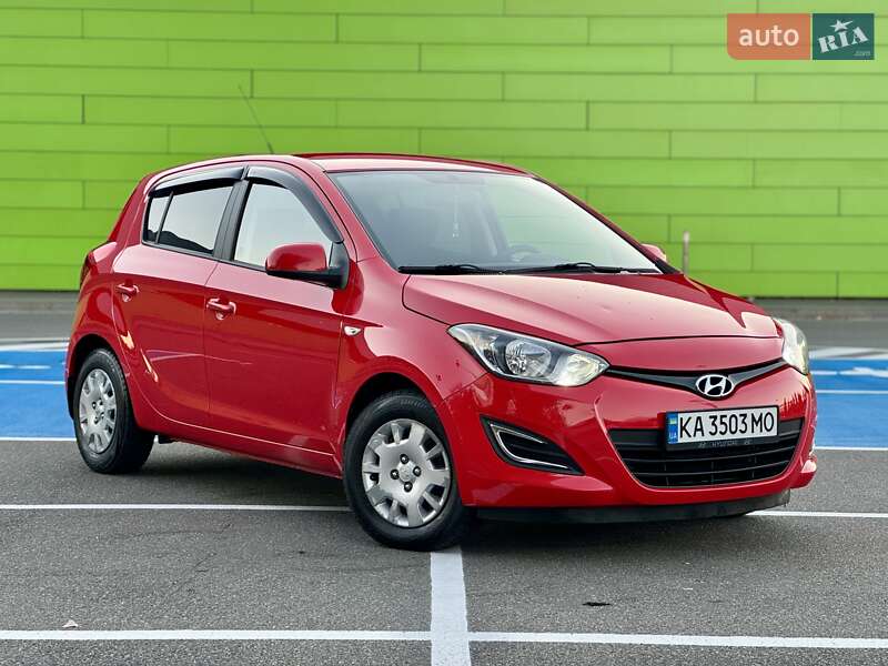Хэтчбек Hyundai i20 2014 в Киеве фото 10 Хэтчбек Hyundai i20 2014 в Киеве