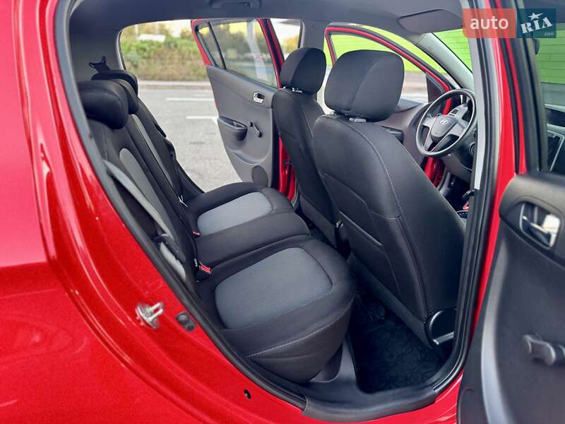 Хэтчбек Hyundai i20 2014 в Киеве фото 38 Хэтчбек Hyundai i20 2014 в Киеве
