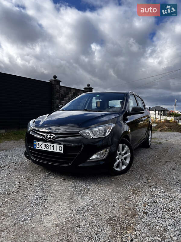 Хетчбек Hyundai i20 2013 в 