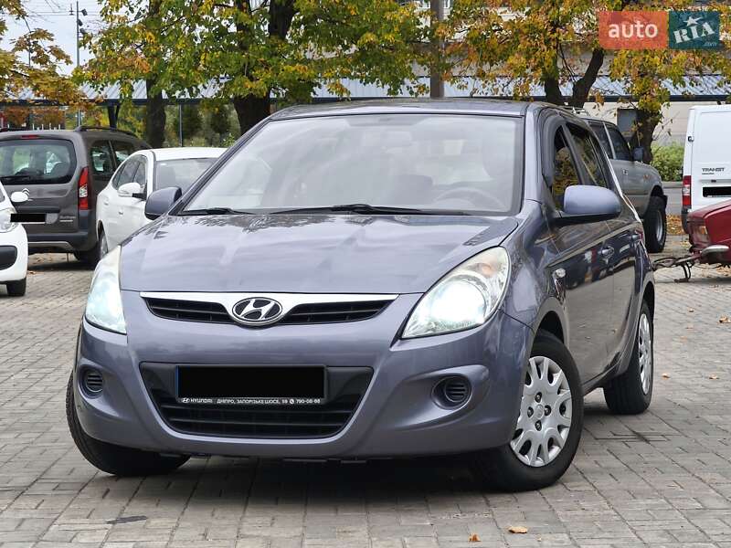 Хэтчбек Hyundai i20 2012 в Днепре