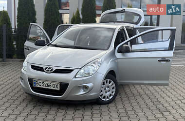 Хэтчбек Hyundai i20 2011 в 