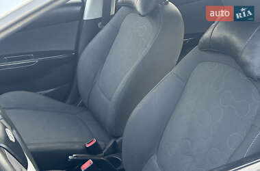 Хэтчбек Hyundai i20 2011 в 