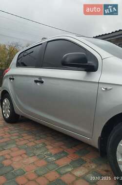 Хетчбек Hyundai i20 2012 в  фото 5 Хетчбек Hyundai i20 2012 в