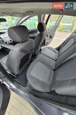 Хетчбек Hyundai i20 2011 в 