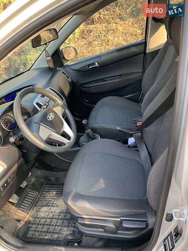 Хетчбек Hyundai i20 2010 в Харкові фото 5 Хетчбек Hyundai i20 2010 в Харкові