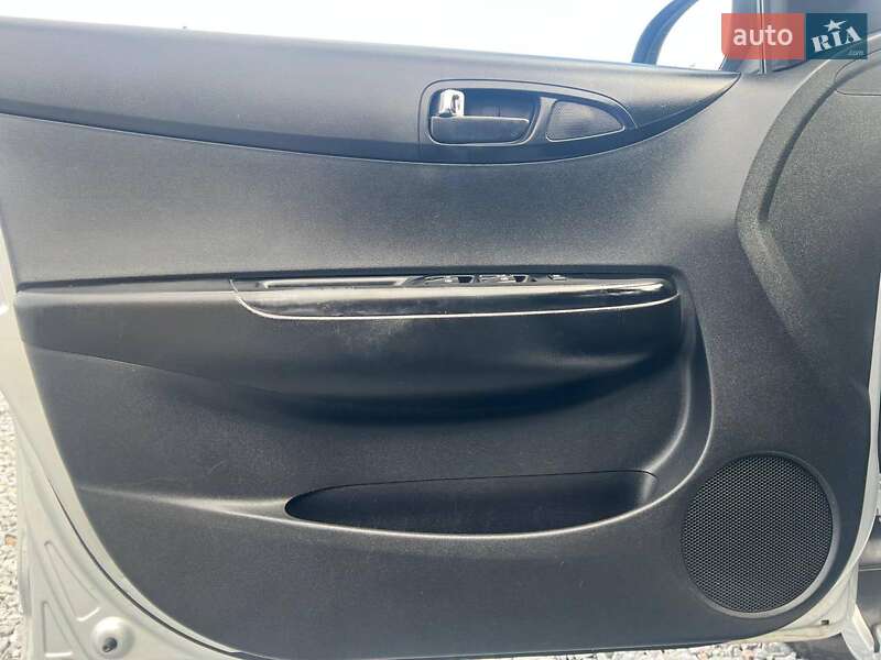 Хэтчбек Hyundai i20 2011 в Львове