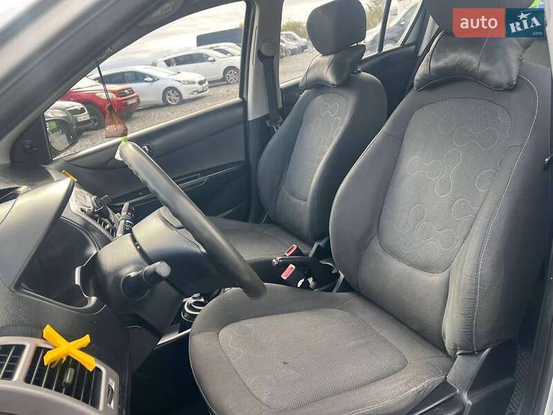 Хэтчбек Hyundai i20 2011 в Львове