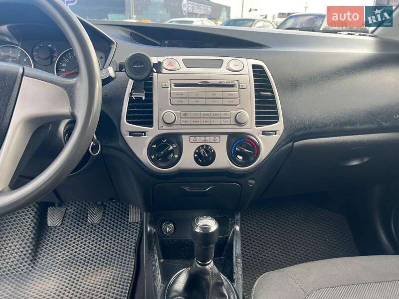 Хэтчбек Hyundai i20 2011 в Львове