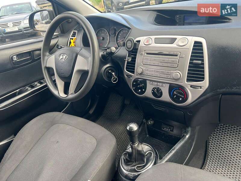 Хэтчбек Hyundai i20 2011 в Львове
