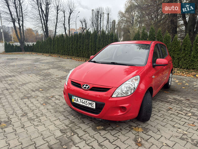 Хетчбек Hyundai i20 2012 в Києві фото 3 Хетчбек Hyundai i20 2012 в Києві
