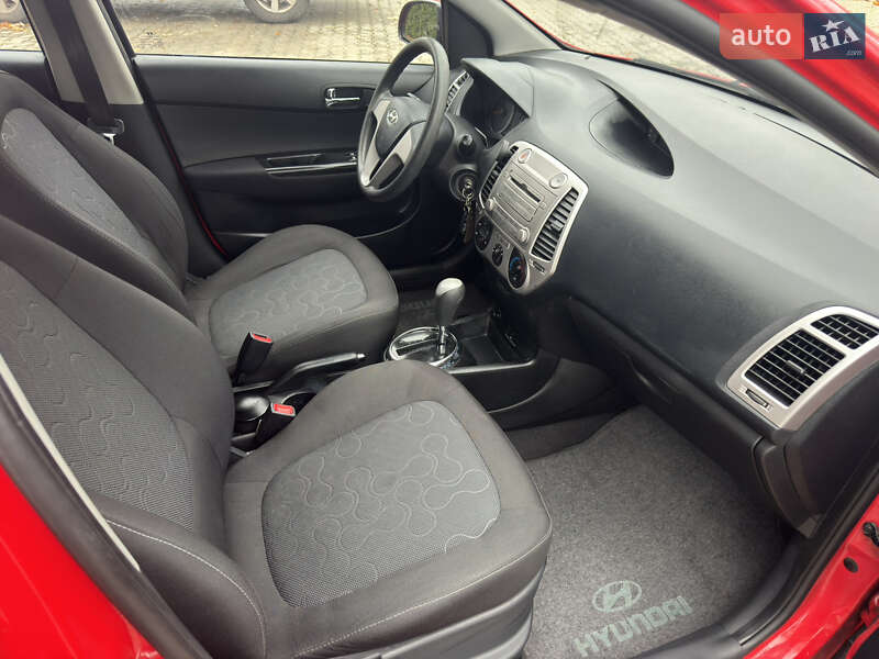 Хетчбек Hyundai i20 2012 в Києві фото 26 Хетчбек Hyundai i20 2012 в Києві