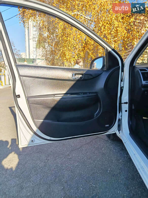 Хетчбек Hyundai i20 2013 в Одесі фото 20 Хетчбек Hyundai i20 2013 в Одесі