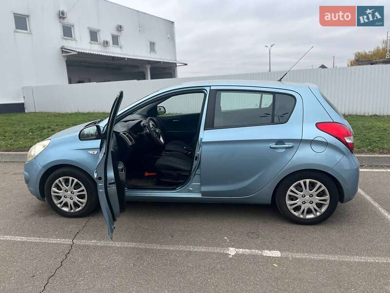 Хэтчбек Hyundai i20 2009 в Мироновке