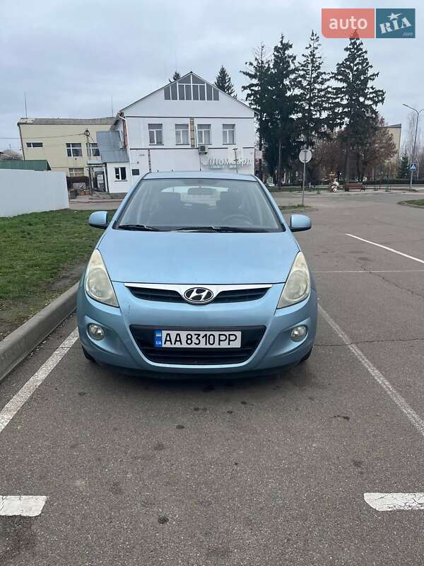 Хэтчбек Hyundai i20 2009 в Мироновке