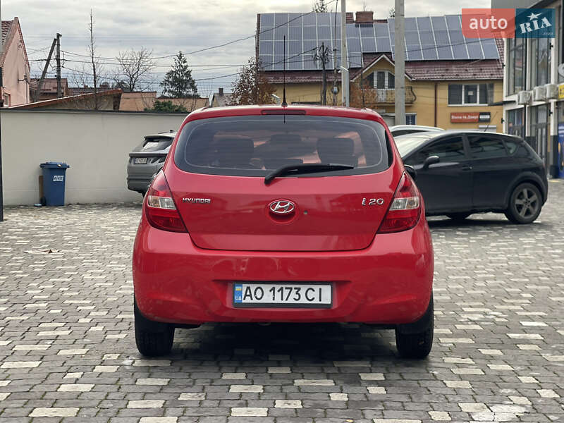 Хэтчбек Hyundai i20 2011 в Мукачево