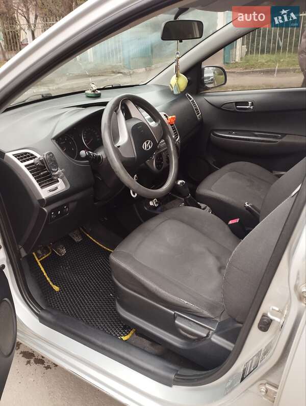 Хетчбек Hyundai i20 2011 в Кам'янець-Подільському