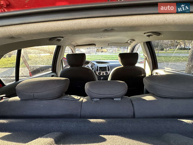 Хетчбек Hyundai i20 2011 в Миколаєві фото 18 Хетчбек Hyundai i20 2011 в Миколаєві