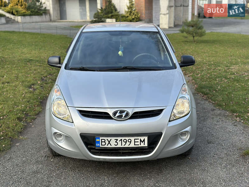 Хетчбек Hyundai i20 2011 в Хмельницькому фото 12 Хетчбек Hyundai i20 2011 в Хмельницькому