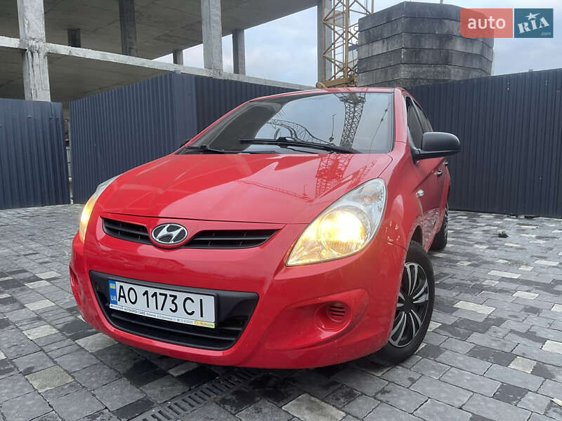 Хетчбек Hyundai i20 2011 в Мукачевому фото 3 Хетчбек Hyundai i20 2011 в Мукачевому