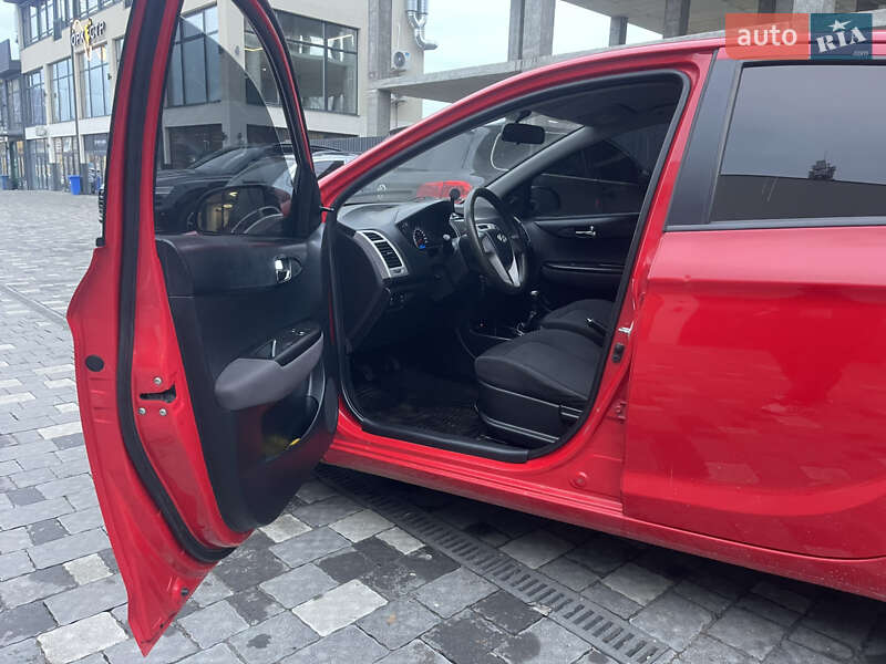 Хетчбек Hyundai i20 2011 в Мукачевому фото 17 Хетчбек Hyundai i20 2011 в Мукачевому