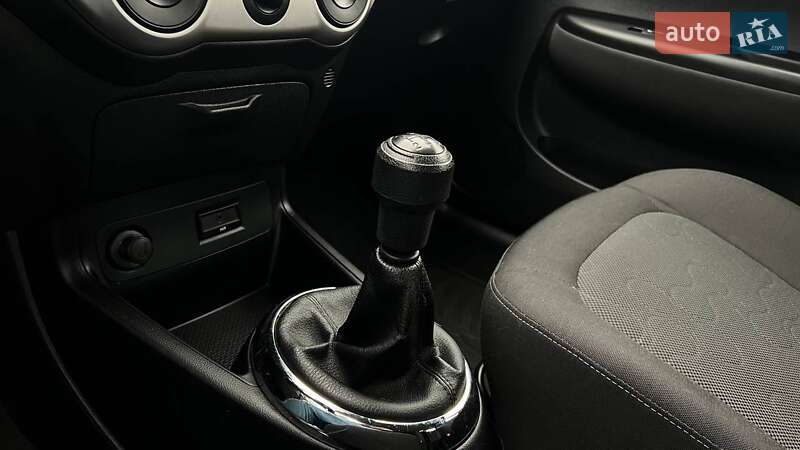 Хэтчбек Hyundai i20 2010 в Киеве фото 21 Хэтчбек Hyundai i20 2010 в Киеве