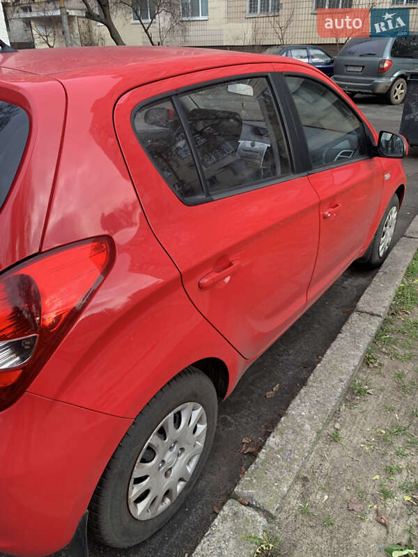 Хетчбек Hyundai i20 2012 в Києві