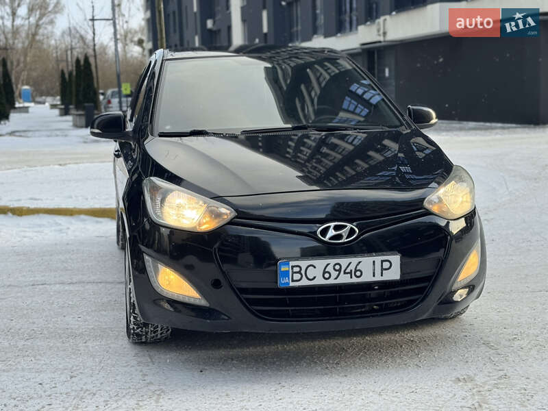Хетчбек Hyundai i20 2012 в Івано-Франківську