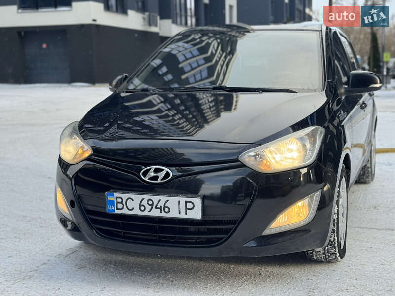 Хетчбек Hyundai i20 2012 в Івано-Франківську