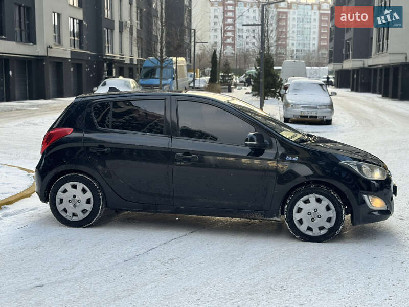 Хетчбек Hyundai i20 2012 в Івано-Франківську