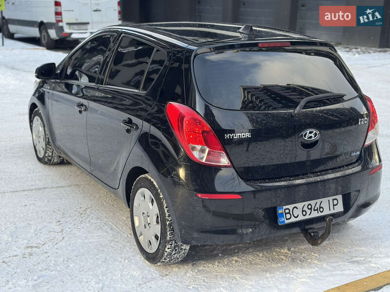 Хетчбек Hyundai i20 2012 в Івано-Франківську