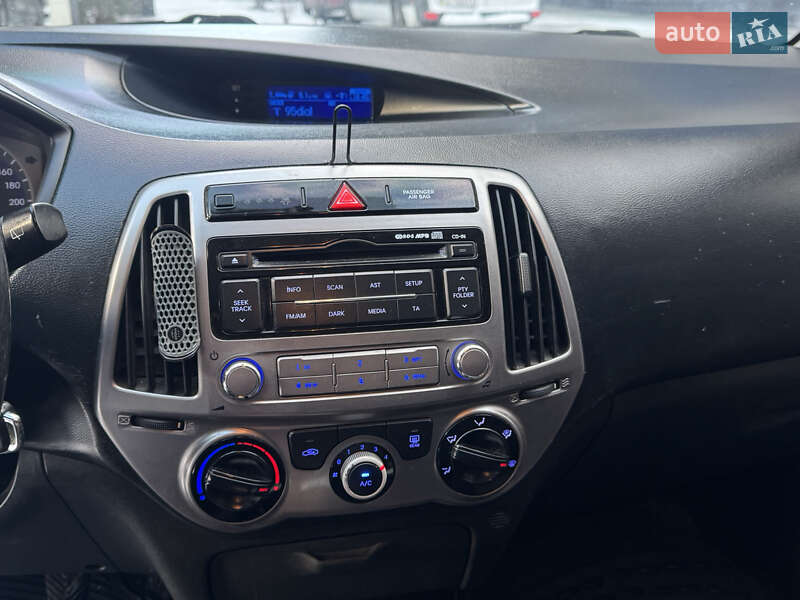 Хетчбек Hyundai i20 2012 в Івано-Франківську