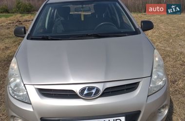 Хэтчбек Hyundai i20 2011 в Звягеле