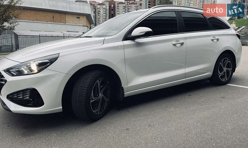 Универсал Hyundai i30 Wagon 2021 в Киеве фото 7 Универсал Hyundai i30 Wagon 2021 в Киеве