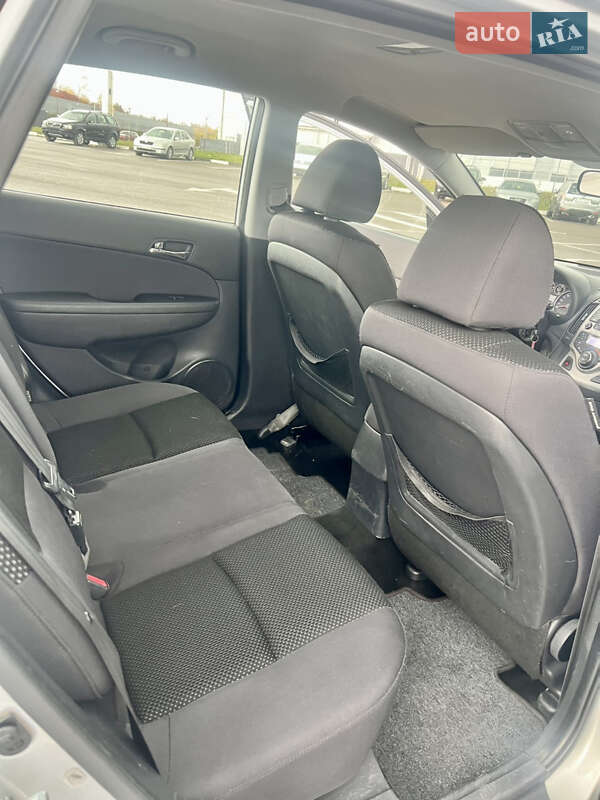 Універсал Hyundai i30 Wagon 2011 в Рівному фото 9 Універсал Hyundai i30 Wagon 2011 в Рівному