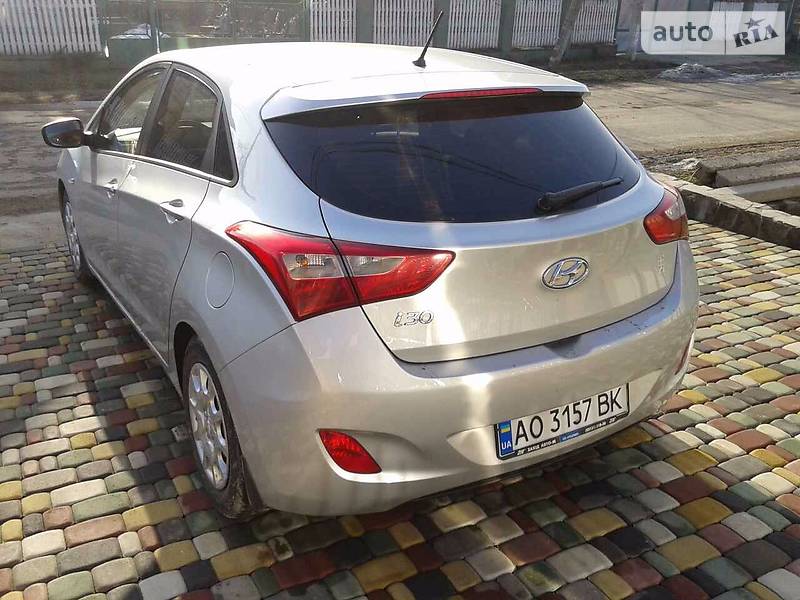 Хэтчбек Hyundai i30 2013 в Ужгороде