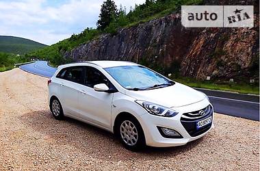 Универсал Hyundai i30 2015 в Ужгороде