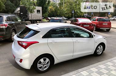 Хэтчбек Hyundai i30 2013 в 