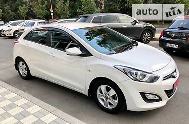Хэтчбек Hyundai i30 2013 в 