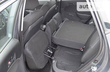 Хетчбек Hyundai i30 2009 в 