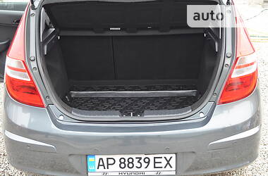 Хетчбек Hyundai i30 2009 в 