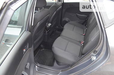Хетчбек Hyundai i30 2009 в 